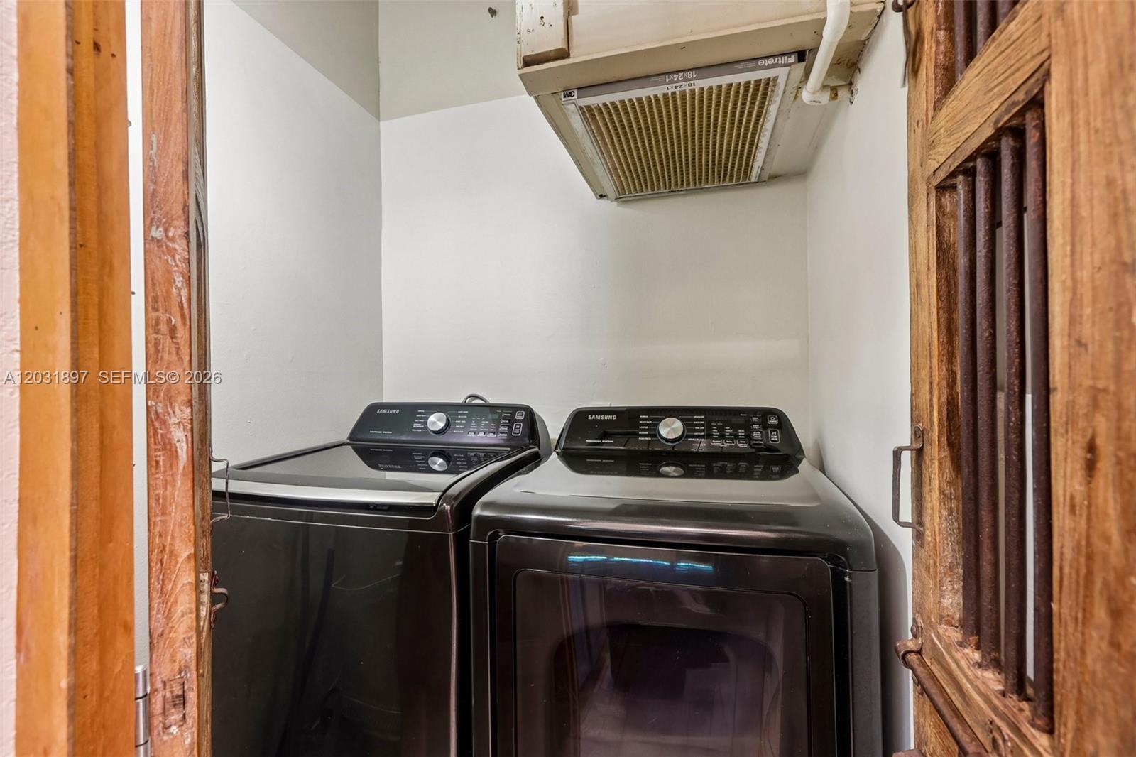 2731 S Parkview Dr, Hallandale Beach FL 33009