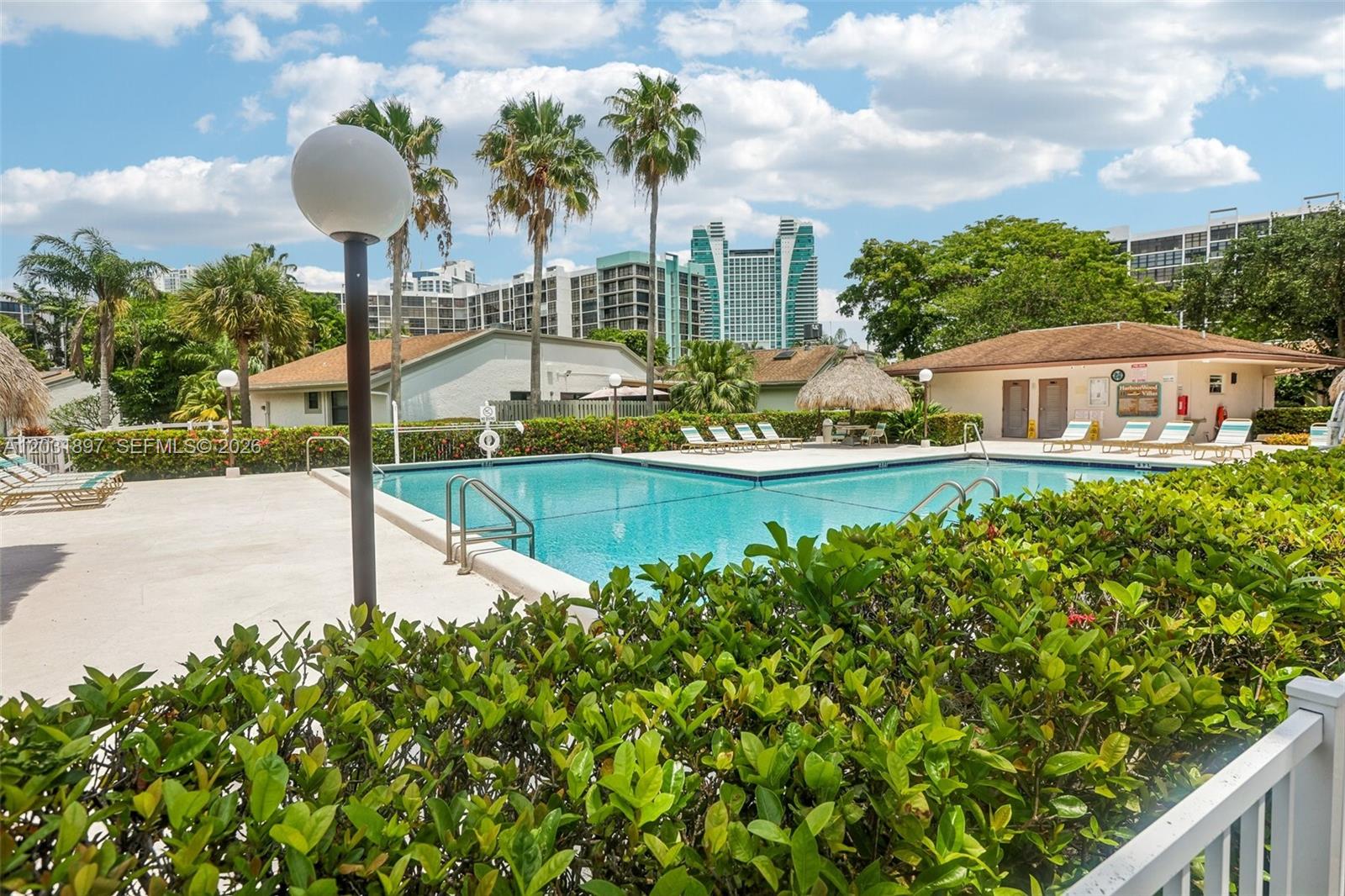 2731 S Parkview Dr, Hallandale Beach FL 33009
