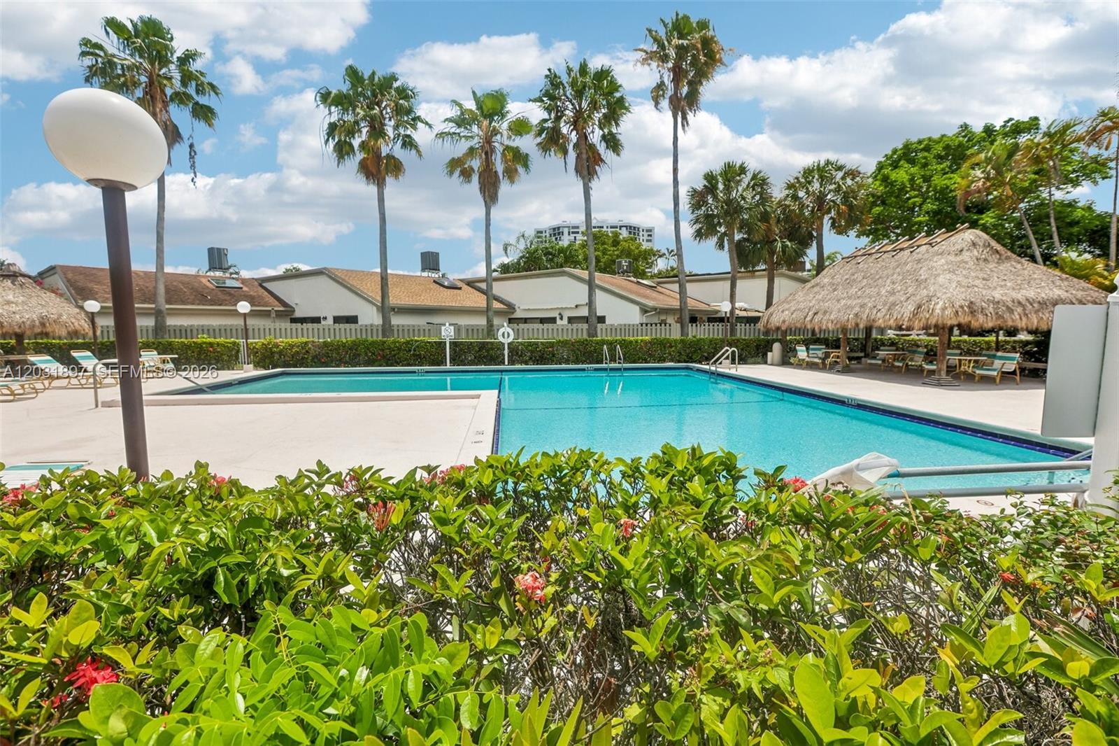 2731 S Parkview Dr, Hallandale Beach FL 33009