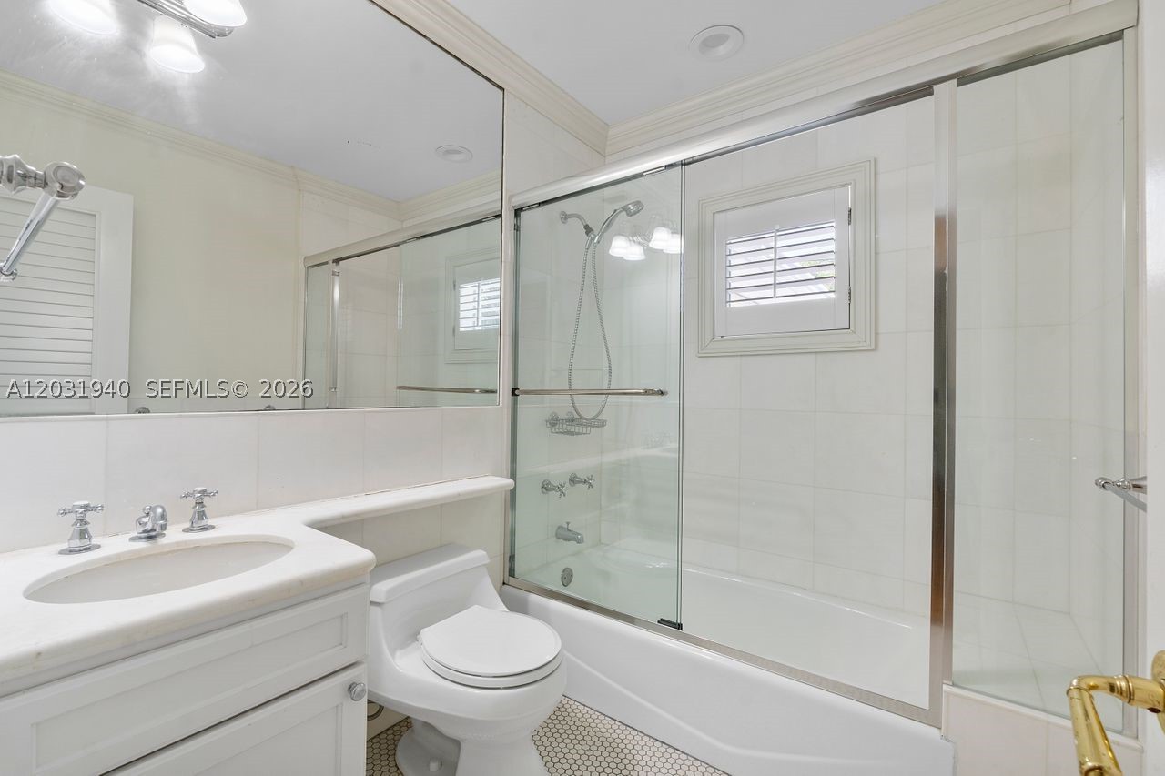 1037 Alfonso Ave, Coral Gables FL 33146
