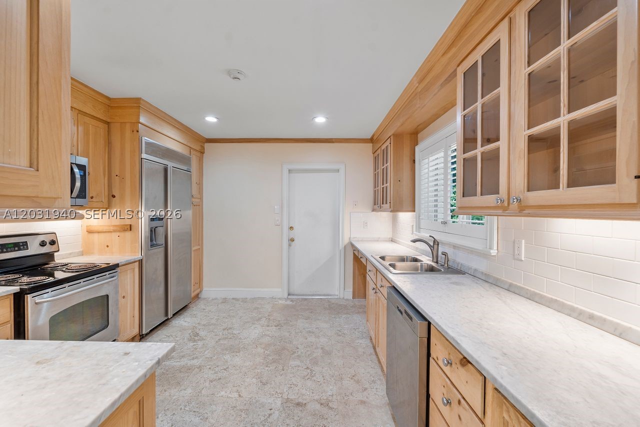 1037 Alfonso Ave, Coral Gables FL 33146