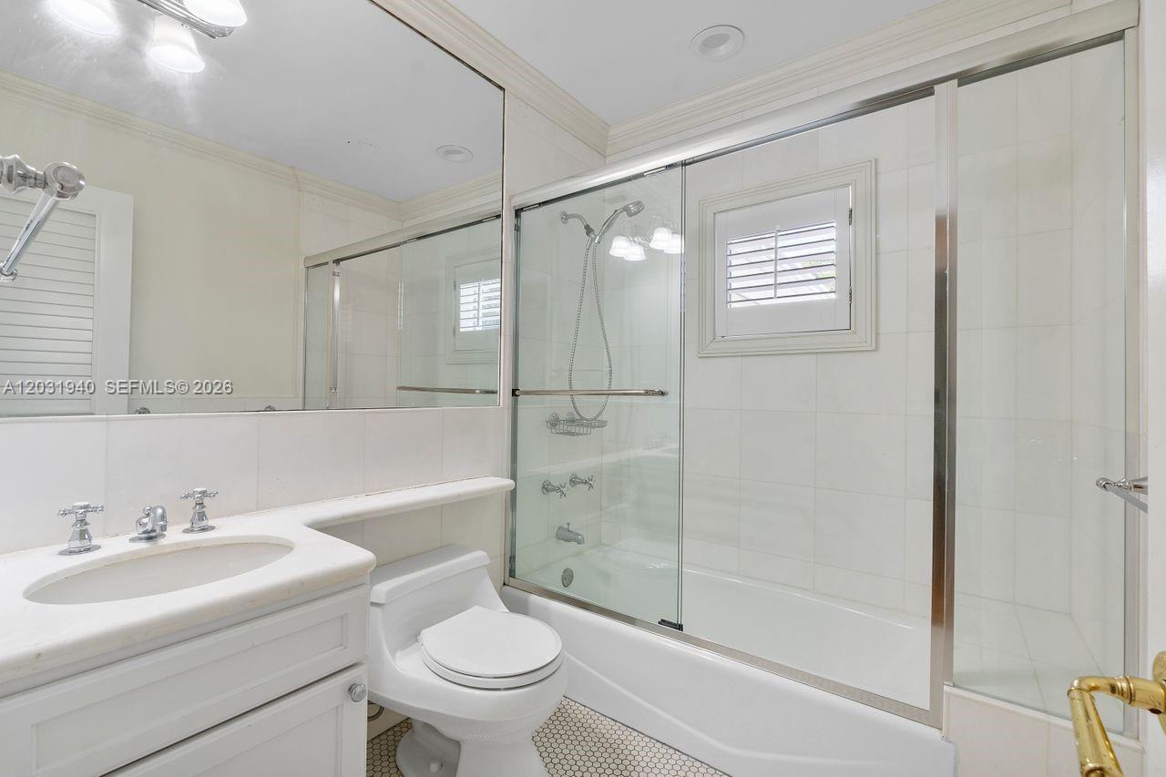 1037 Alfonso Ave, Coral Gables FL 33146