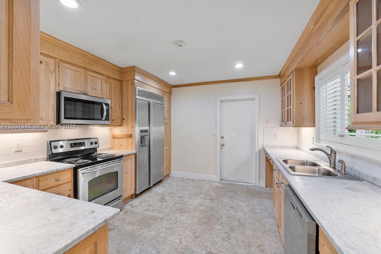 1037 Alfonso Ave, Coral Gables FL 33146