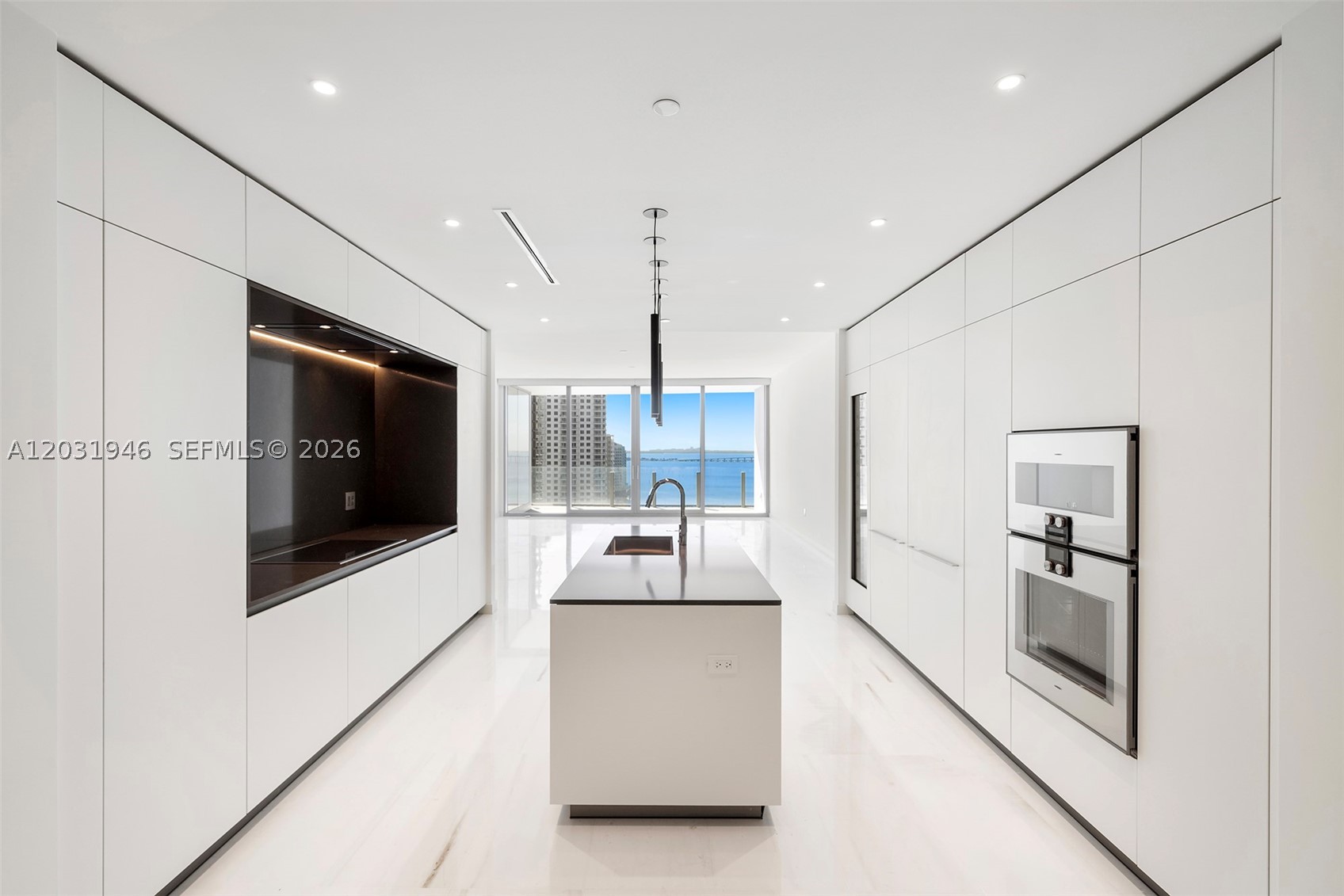 300 Biscayne Blvd Way #1904C, Miami FL 33131