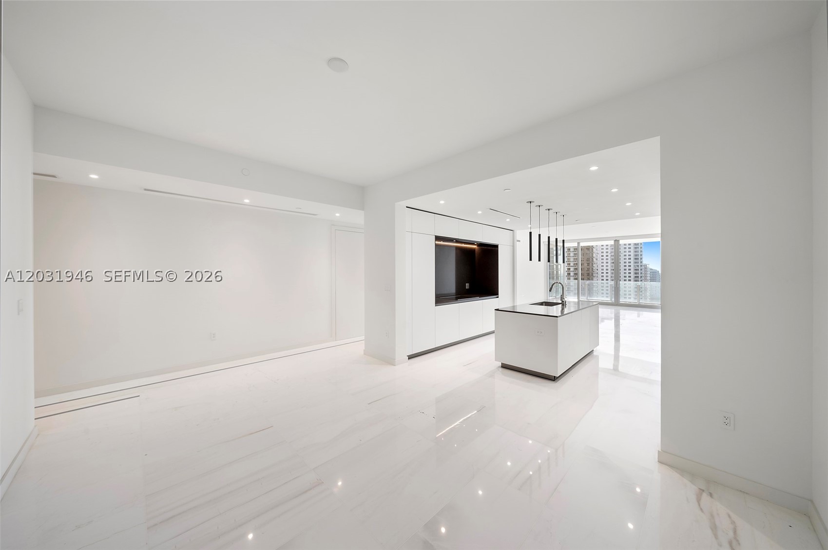 300 Biscayne Blvd Way #1904C, Miami FL 33131