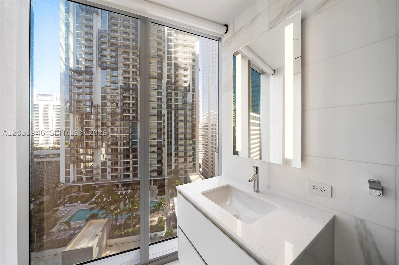 300 Biscayne Blvd Way #1904C, Miami FL 33131