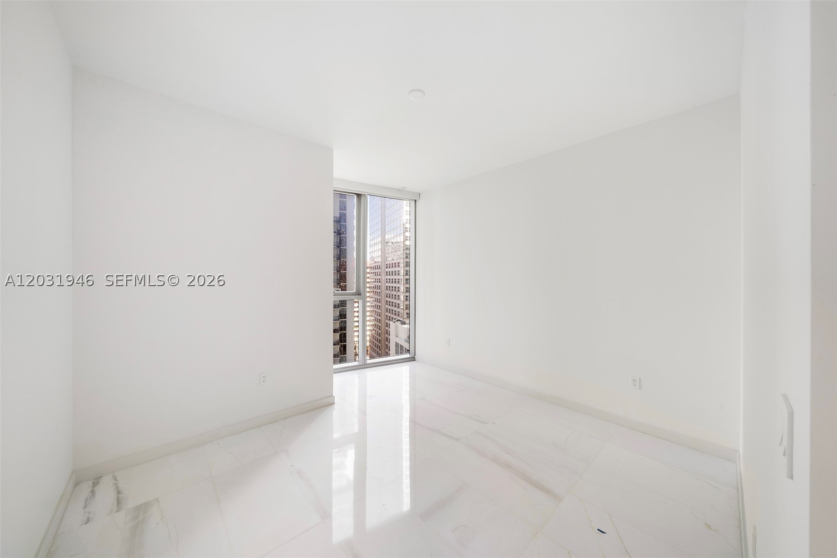 300 Biscayne Blvd Way #1904C, Miami FL 33131