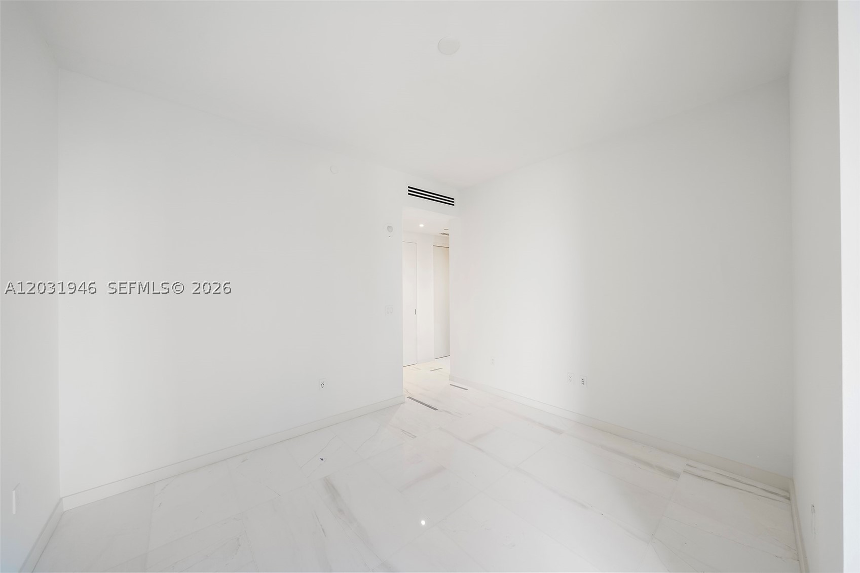 300 Biscayne Blvd Way #1904C, Miami FL 33131