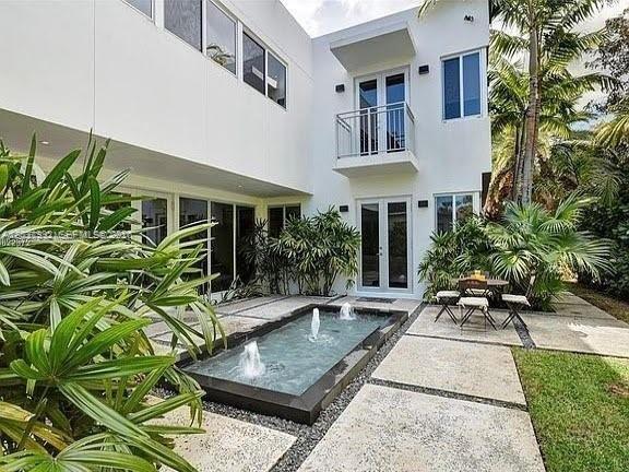 6340 SW 80th St, Miami FL 33143