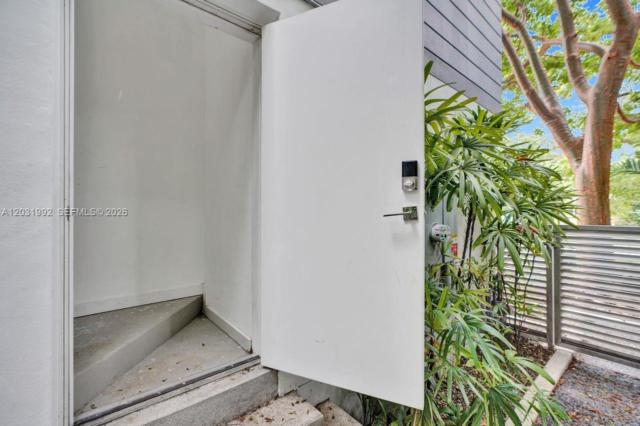 6340 SW 80th St, Miami FL 33143
