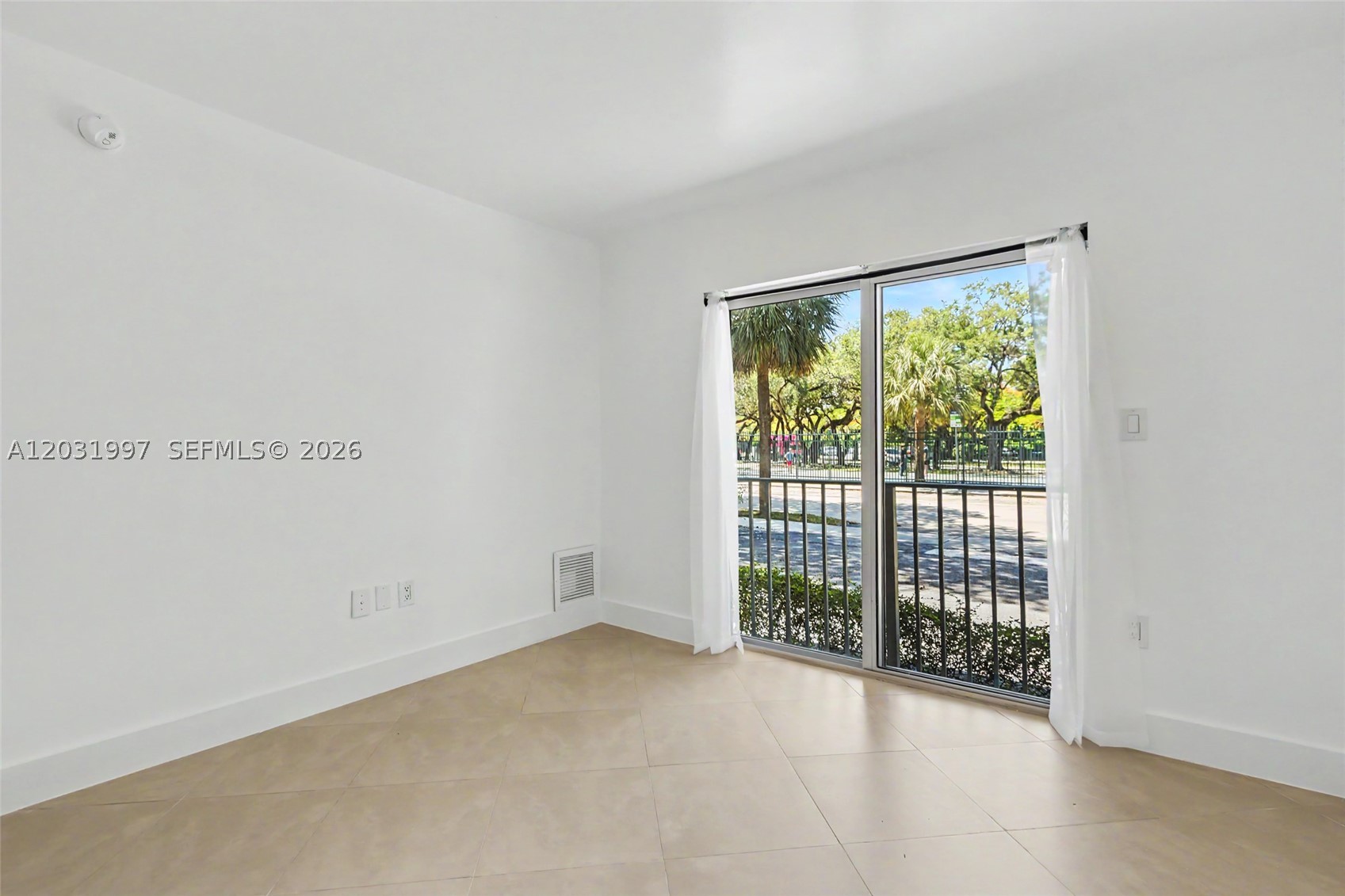 445 SW 11th St #102, Miami FL 33130