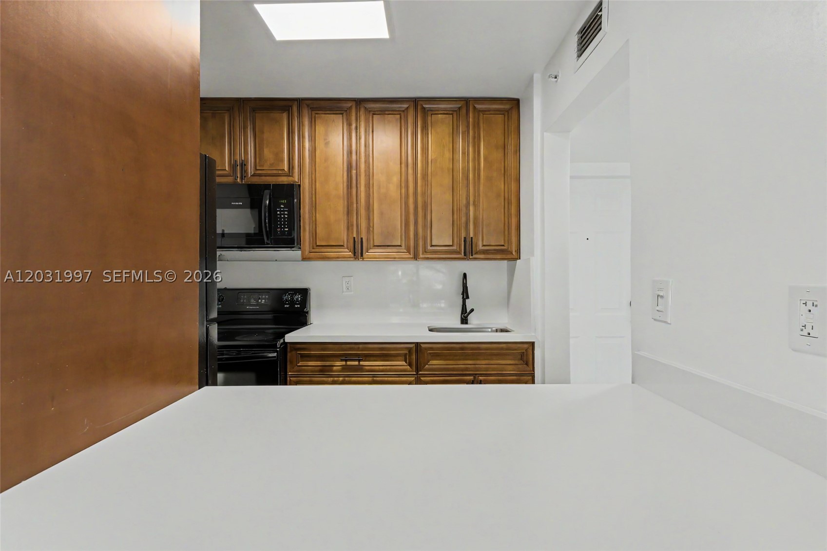445 SW 11th St #102, Miami FL 33130
