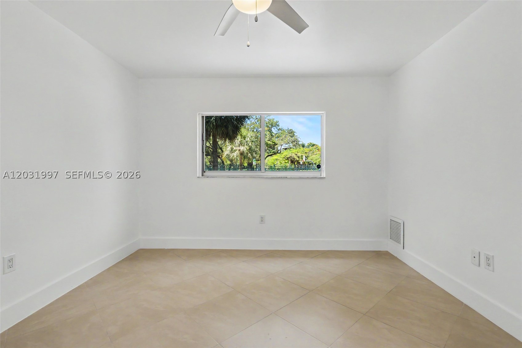445 SW 11th St #102, Miami FL 33130