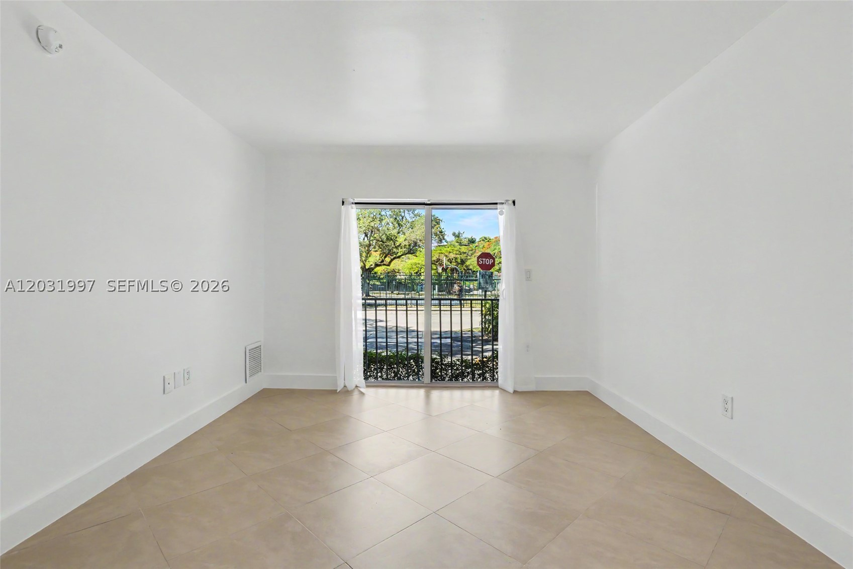 445 SW 11th St #102, Miami FL 33130