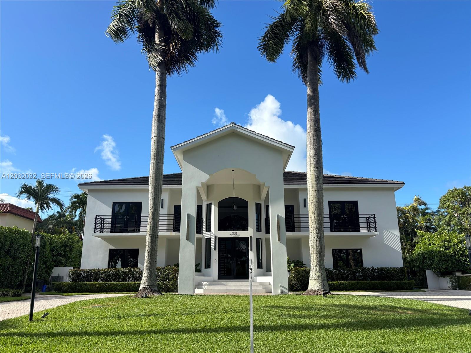 6220 SW 144th St, Coral Gables FL 33158