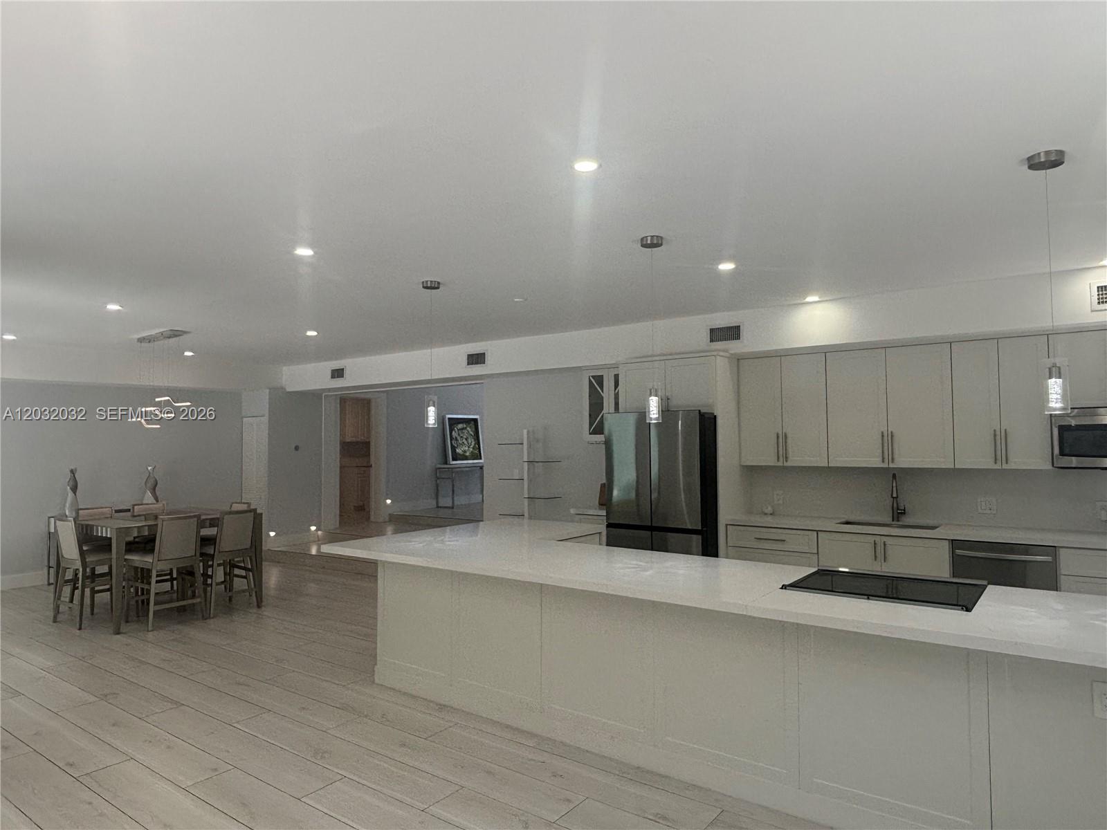 6220 SW 144th St, Coral Gables FL 33158