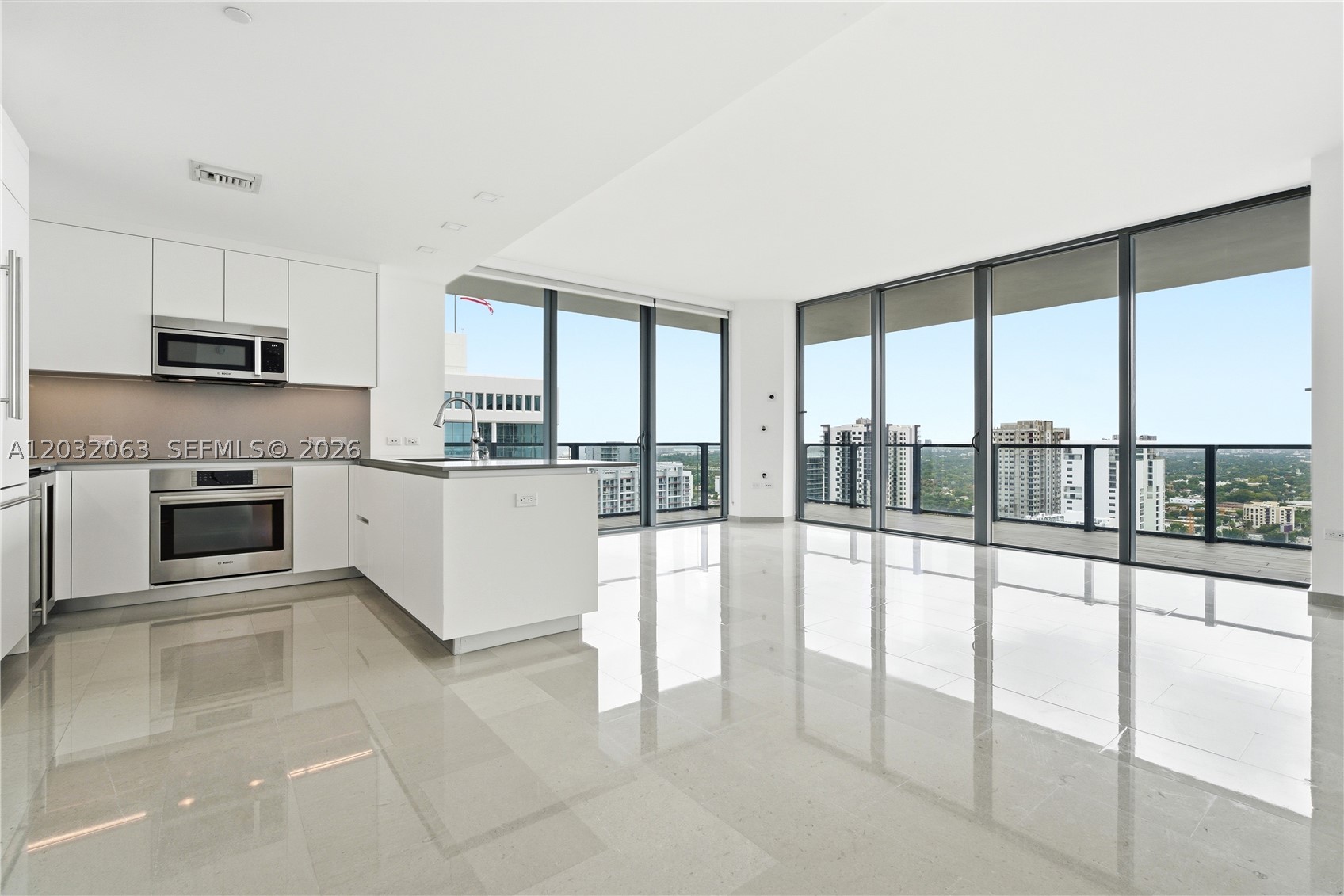 88 SW 7th St #2302, Miami FL 33130