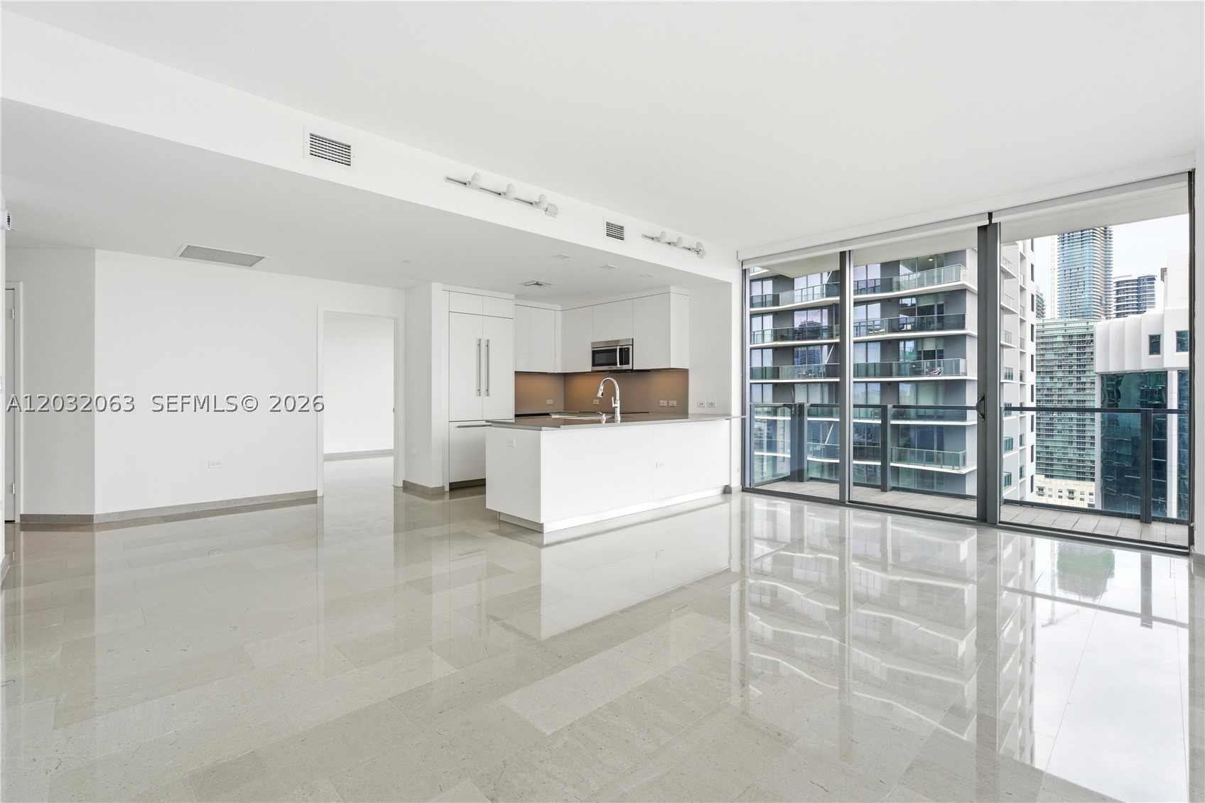 88 SW 7th St #2302, Miami FL 33130