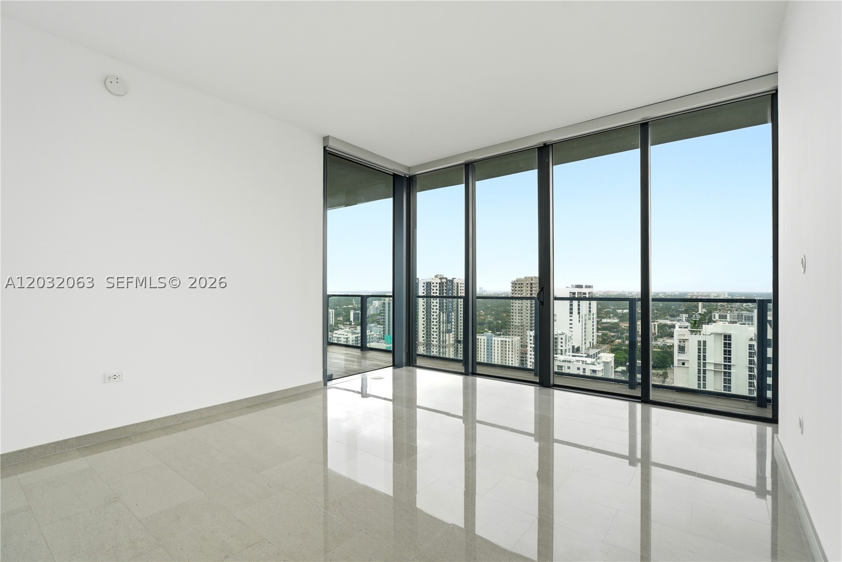 88 SW 7th St #2302, Miami FL 33130