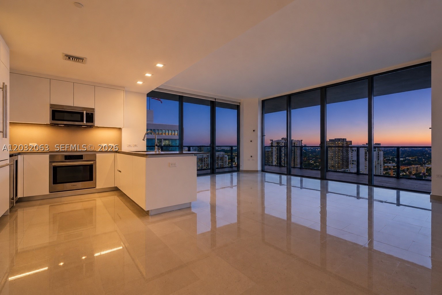 88 SW 7th St #2302, Miami FL 33130