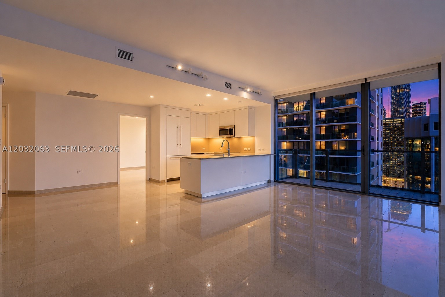 88 SW 7th St #2302, Miami FL 33130