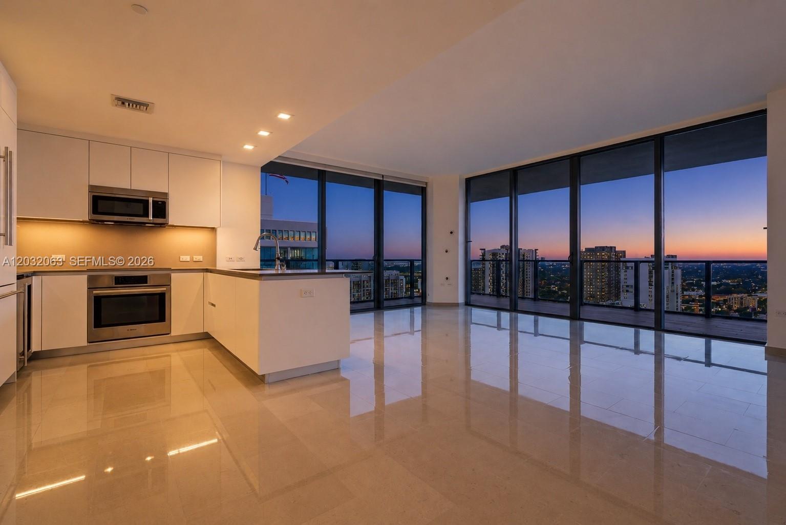 88 SW 7th St #2302, Miami FL 33130