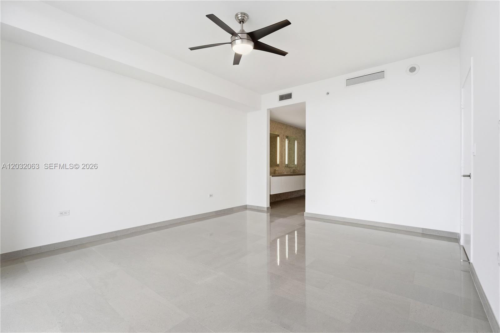 88 SW 7th St #2302, Miami FL 33130