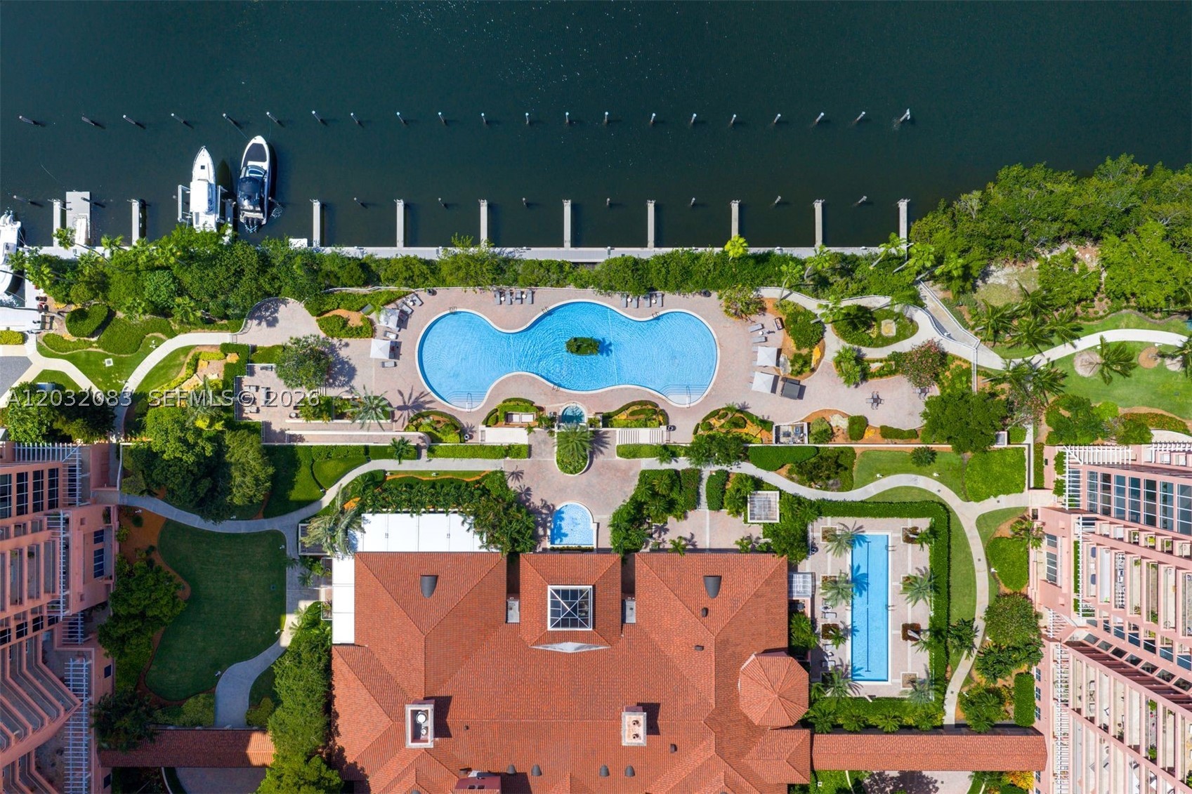 60 Edgewater Dr #TS-D, Coral Gables FL 33133