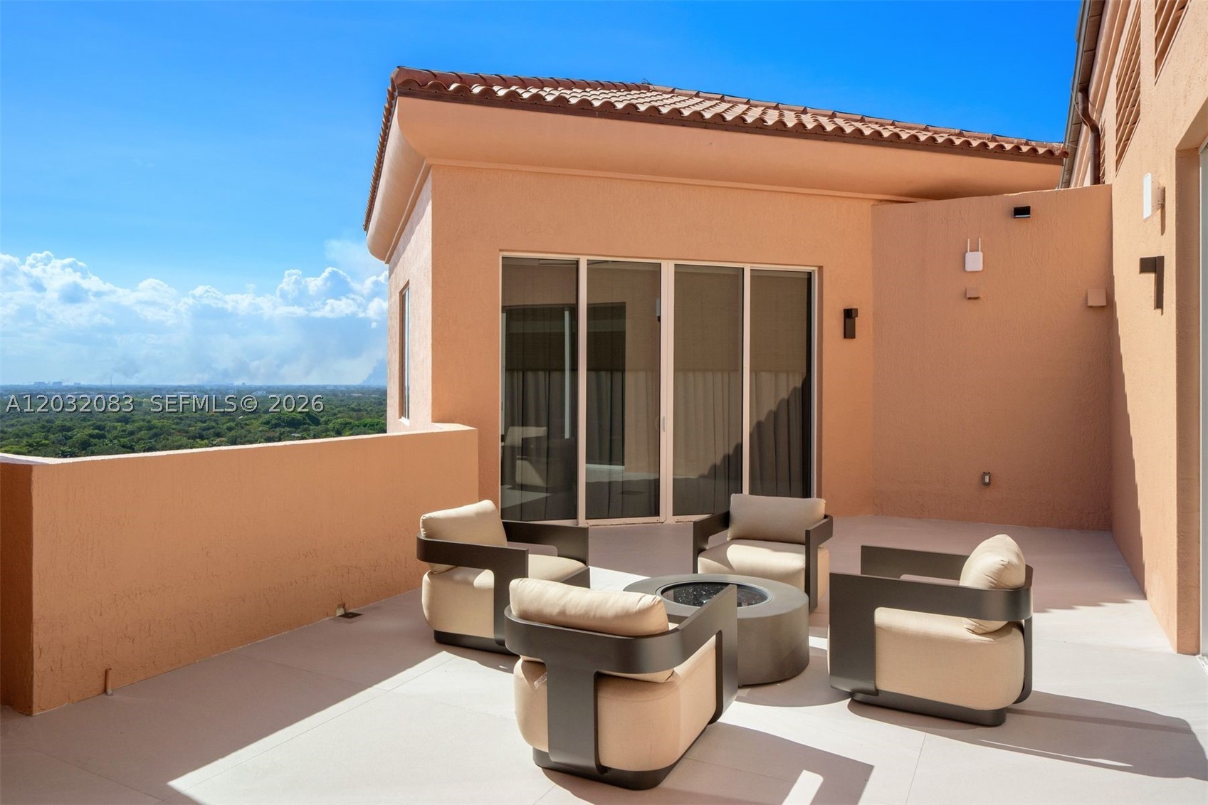 60 Edgewater Dr #TS-D, Coral Gables FL 33133
