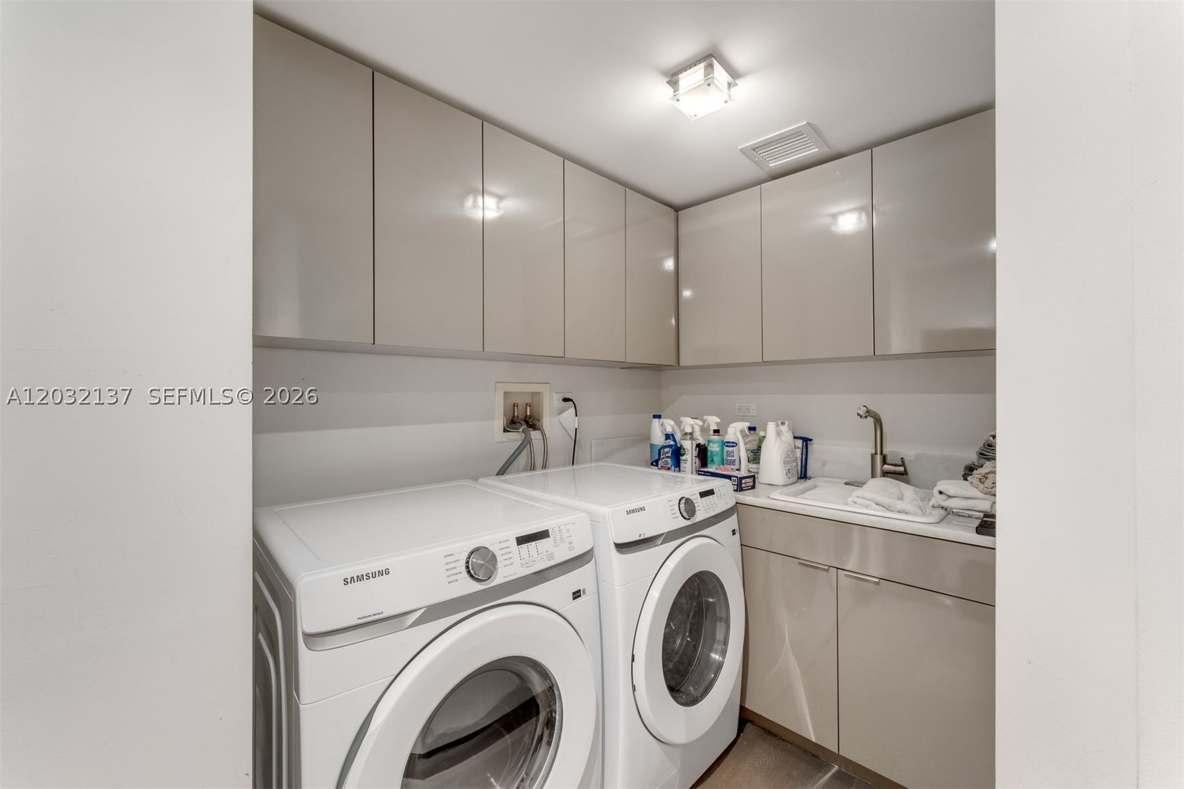 5021 NE London Walk Ter #50, Miami FL 33138