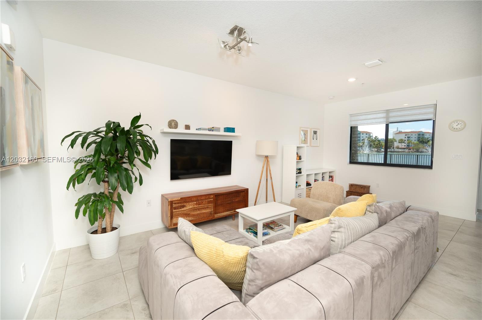 4640 NW 84th Ave #12, Doral FL 33166
