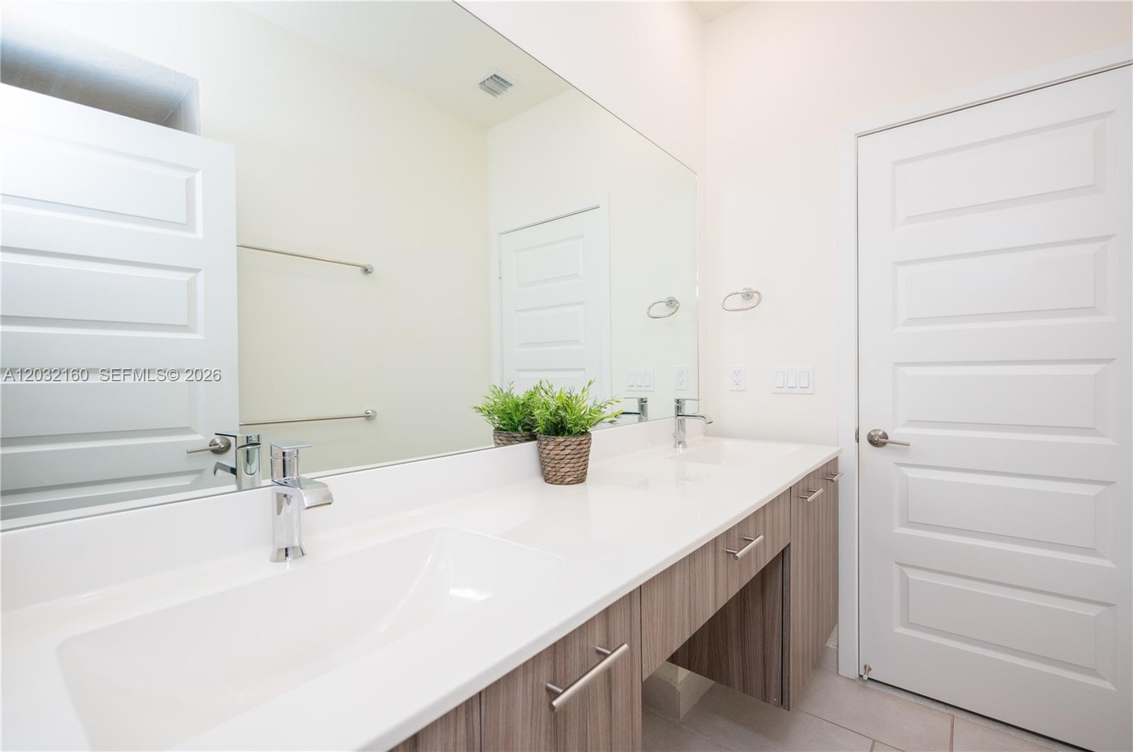 4640 NW 84th Ave #12, Doral FL 33166