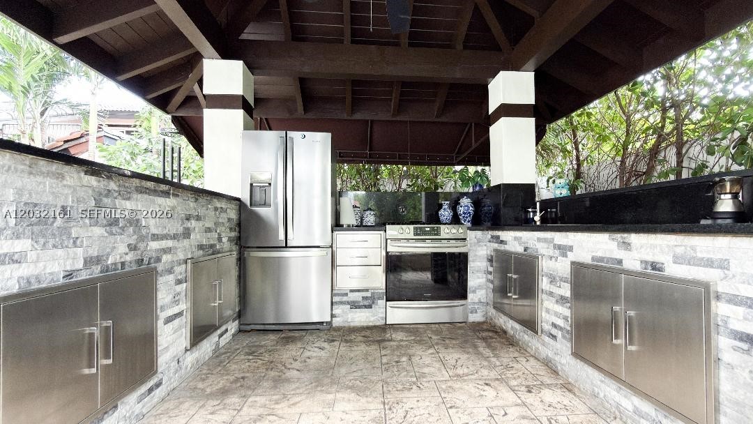 15106 NW 89th Ct, Miami Lakes FL 33018