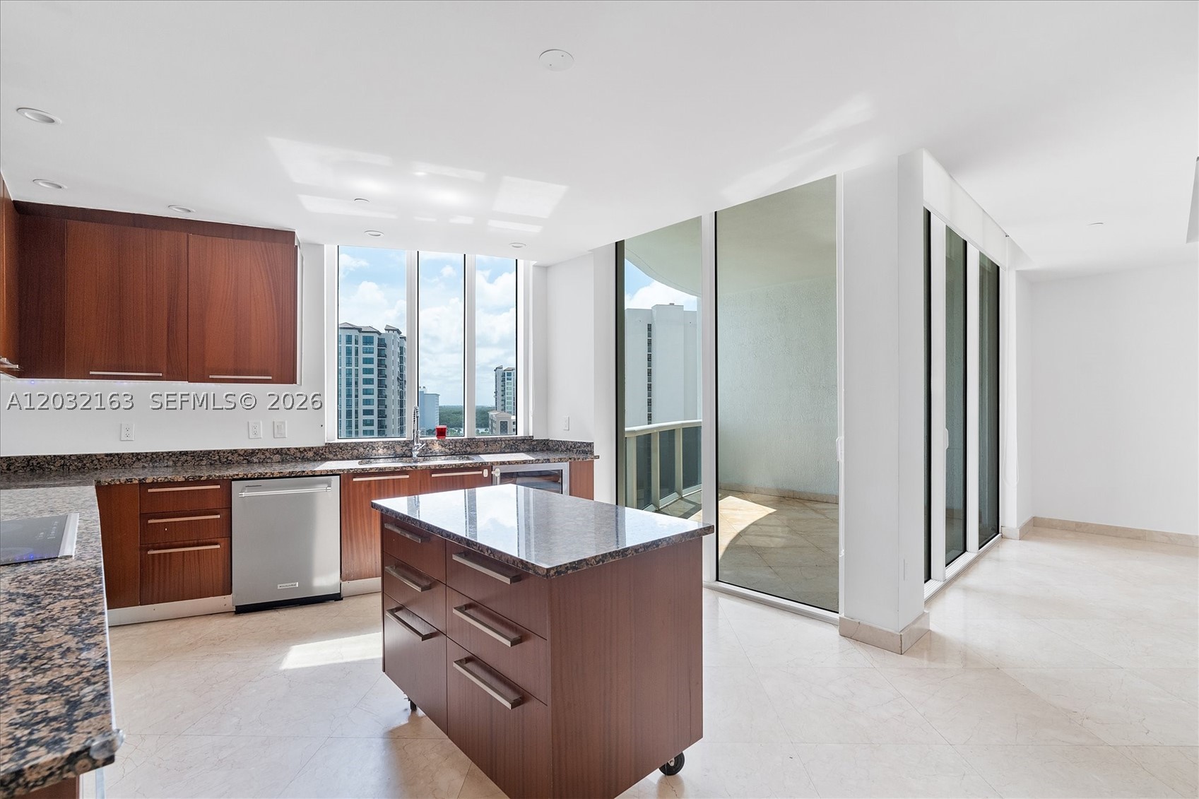 15901 Collins Ave #904, Sunny Isles Beach FL 33160