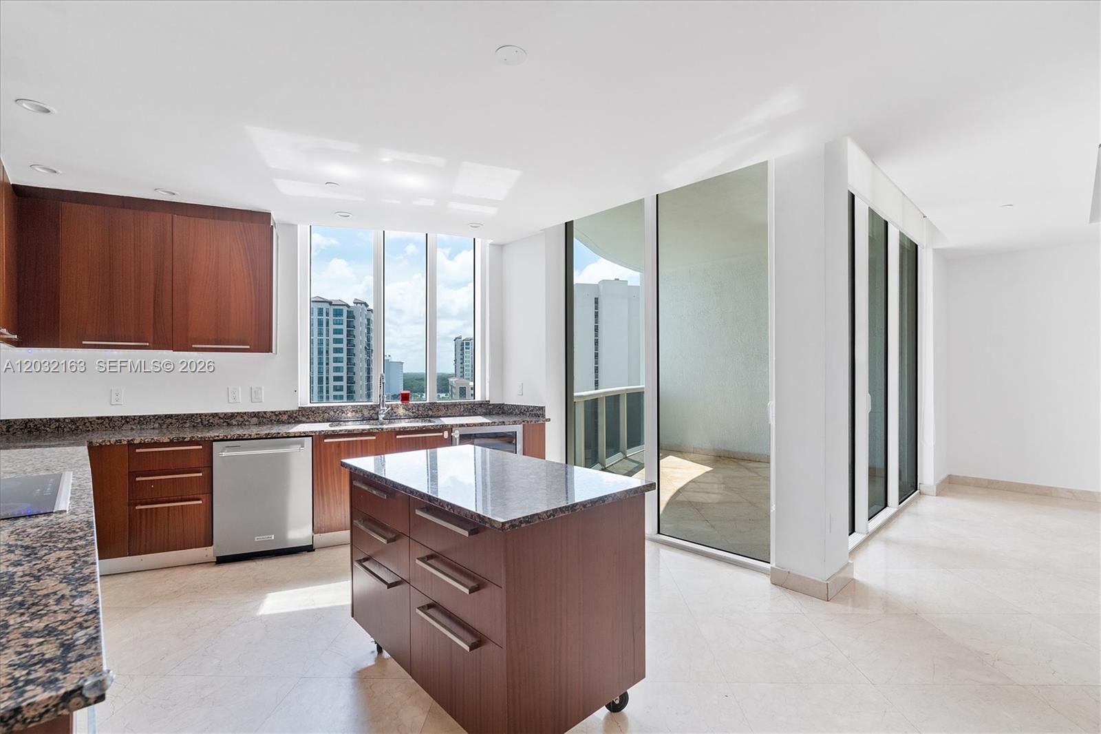 15901 Collins Ave #904, Sunny Isles Beach FL 33160