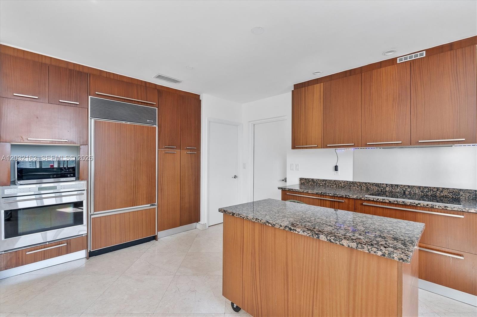 15901 Collins Ave #904, Sunny Isles Beach FL 33160