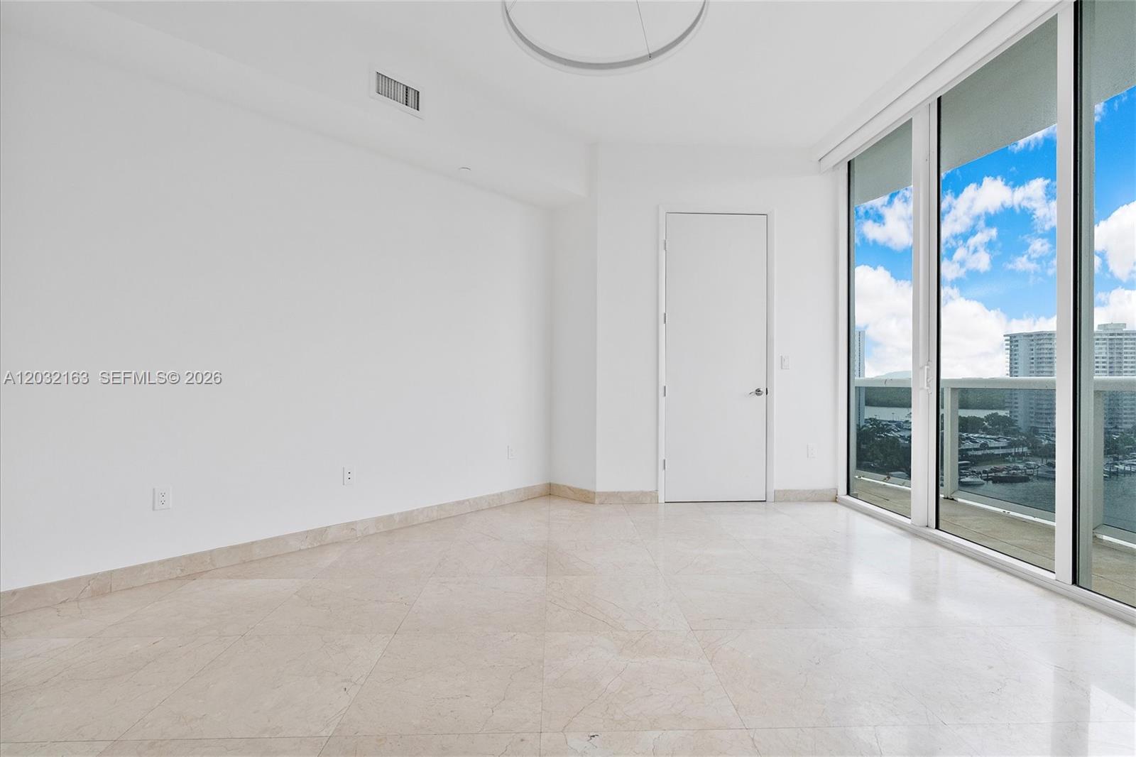 15901 Collins Ave #904, Sunny Isles Beach FL 33160