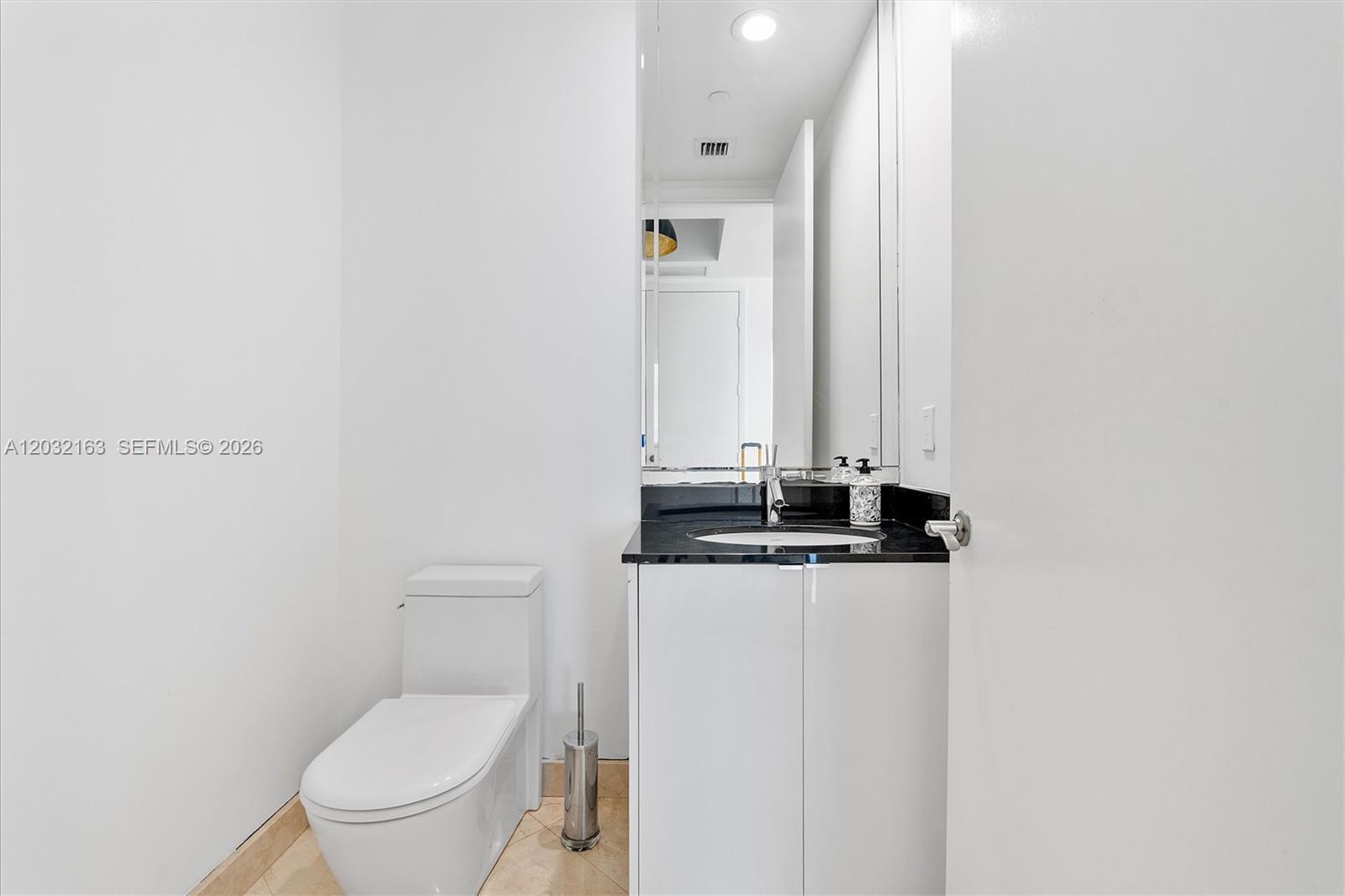 15901 Collins Ave #904, Sunny Isles Beach FL 33160