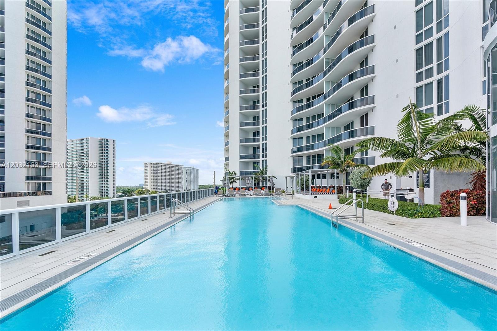 15901 Collins Ave #904, Sunny Isles Beach FL 33160