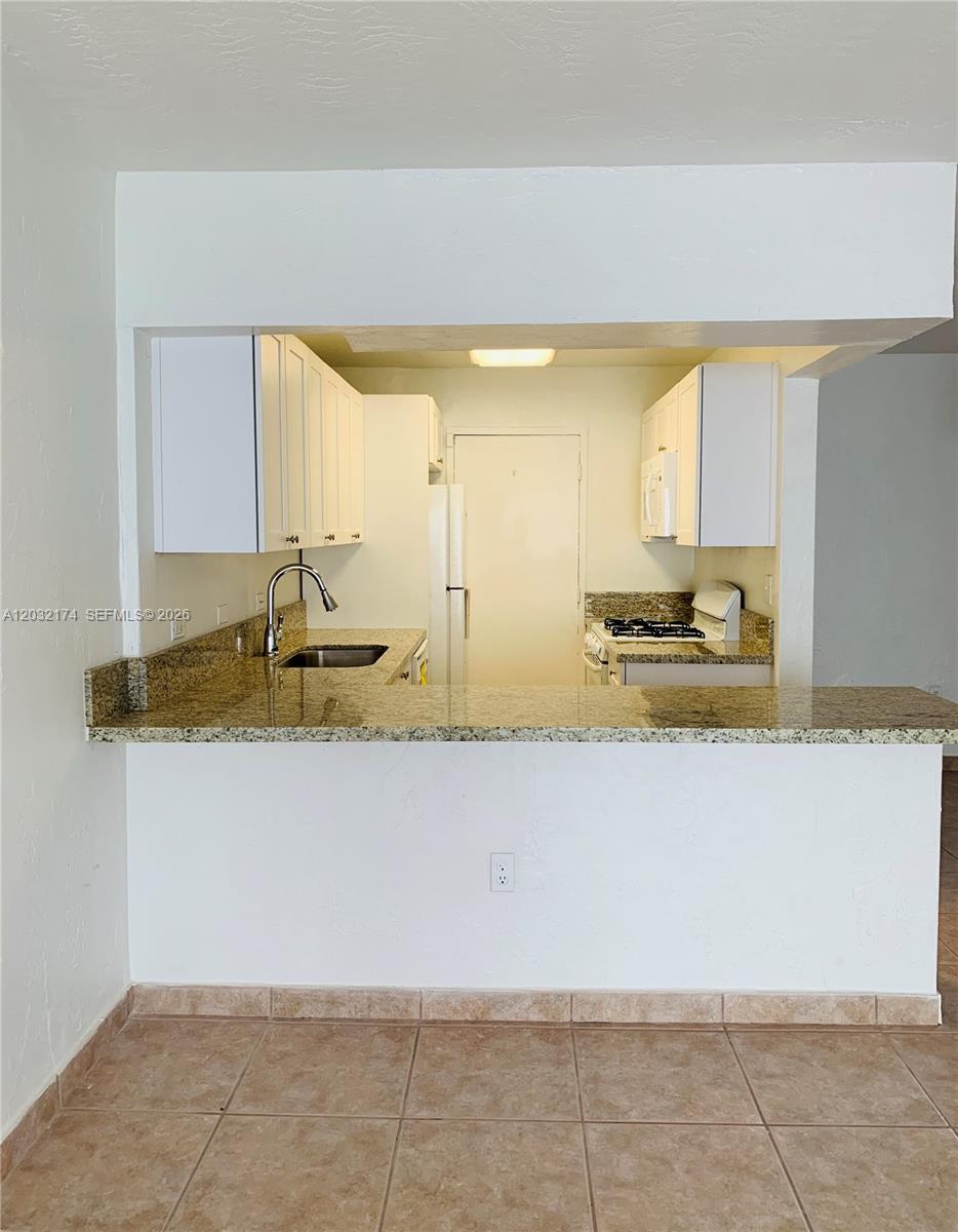 6900 N Kendall Dr #A304, Pinecrest FL 33156