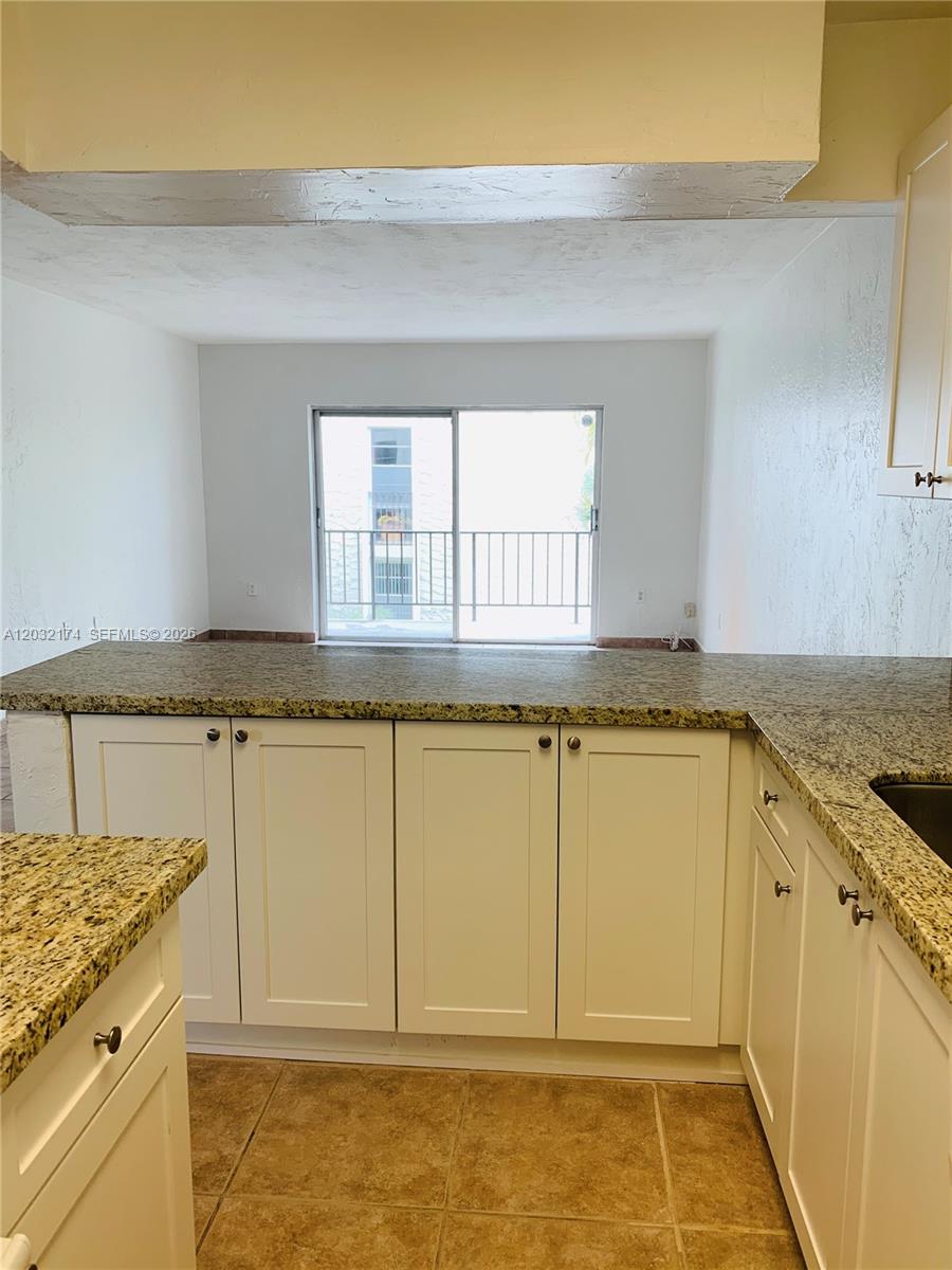 6900 N Kendall Dr #A304, Pinecrest FL 33156