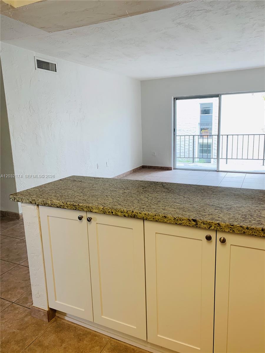 6900 N Kendall Dr #A304, Pinecrest FL 33156