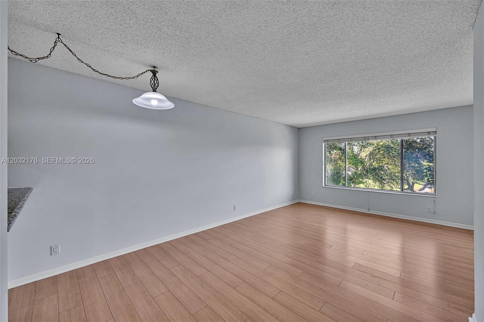 906 Twin Lakes Dr #8-J, Coral Springs FL 33071