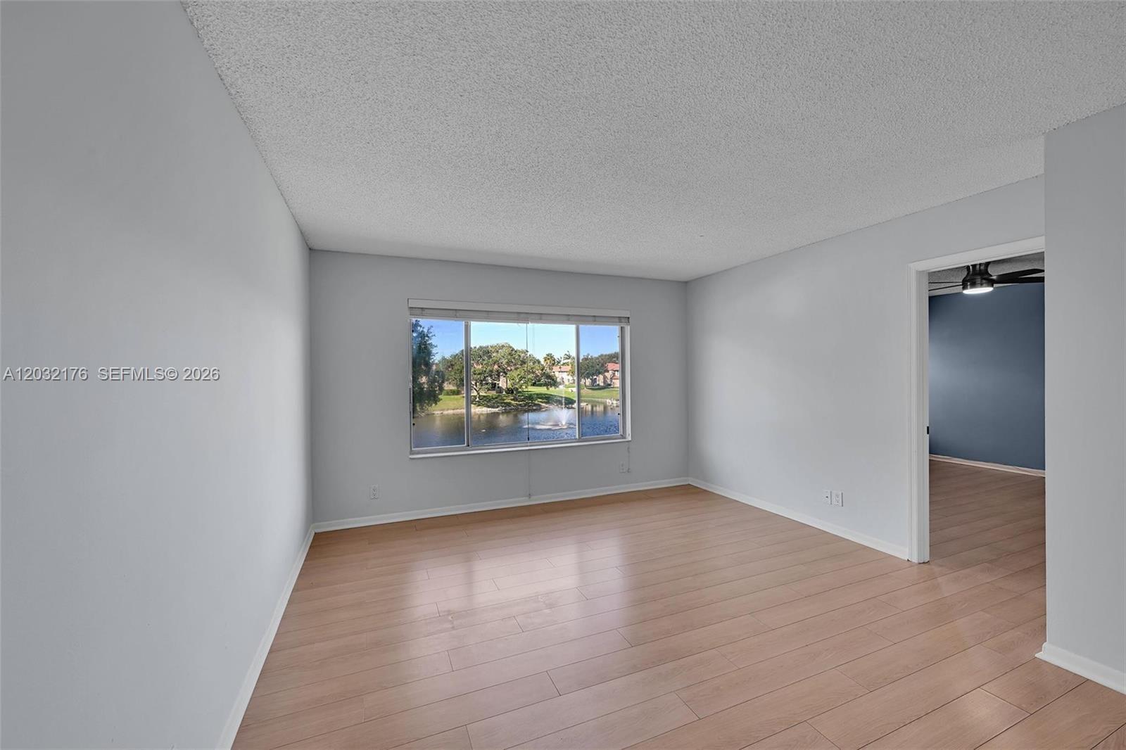 906 Twin Lakes Dr #8-J, Coral Springs FL 33071