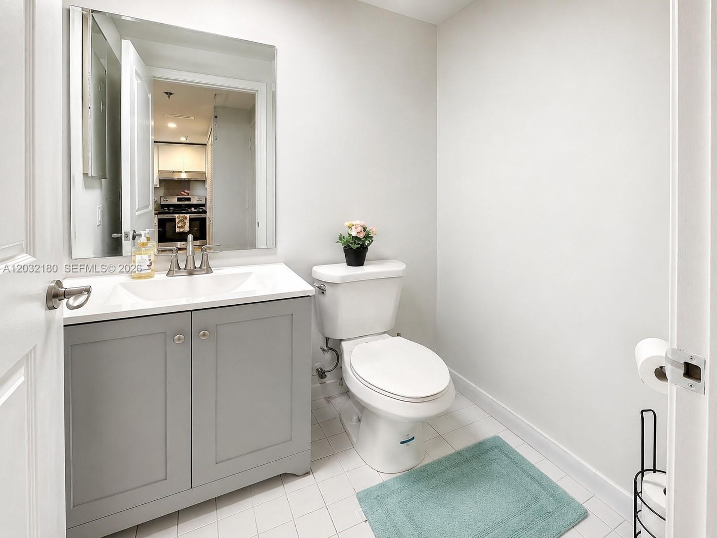 540 Brickell Key Dr #1802, Miami FL 33131