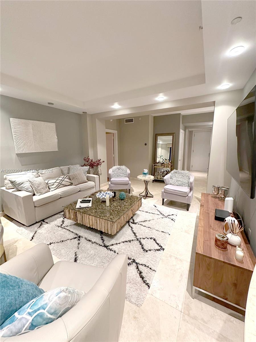 888 Brickell Key Dr #1004, Miami FL 33131