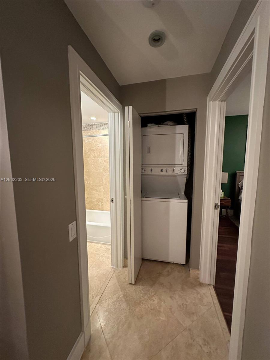 888 Brickell Key Dr #1004, Miami FL 33131