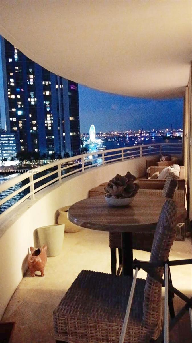 888 Brickell Key Dr #1004, Miami FL 33131