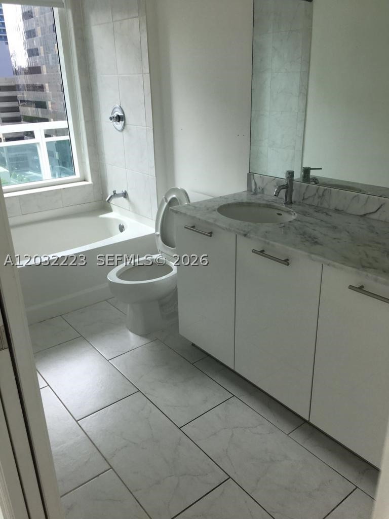 950 Brickell Bay Dr #701, Miami FL 33131