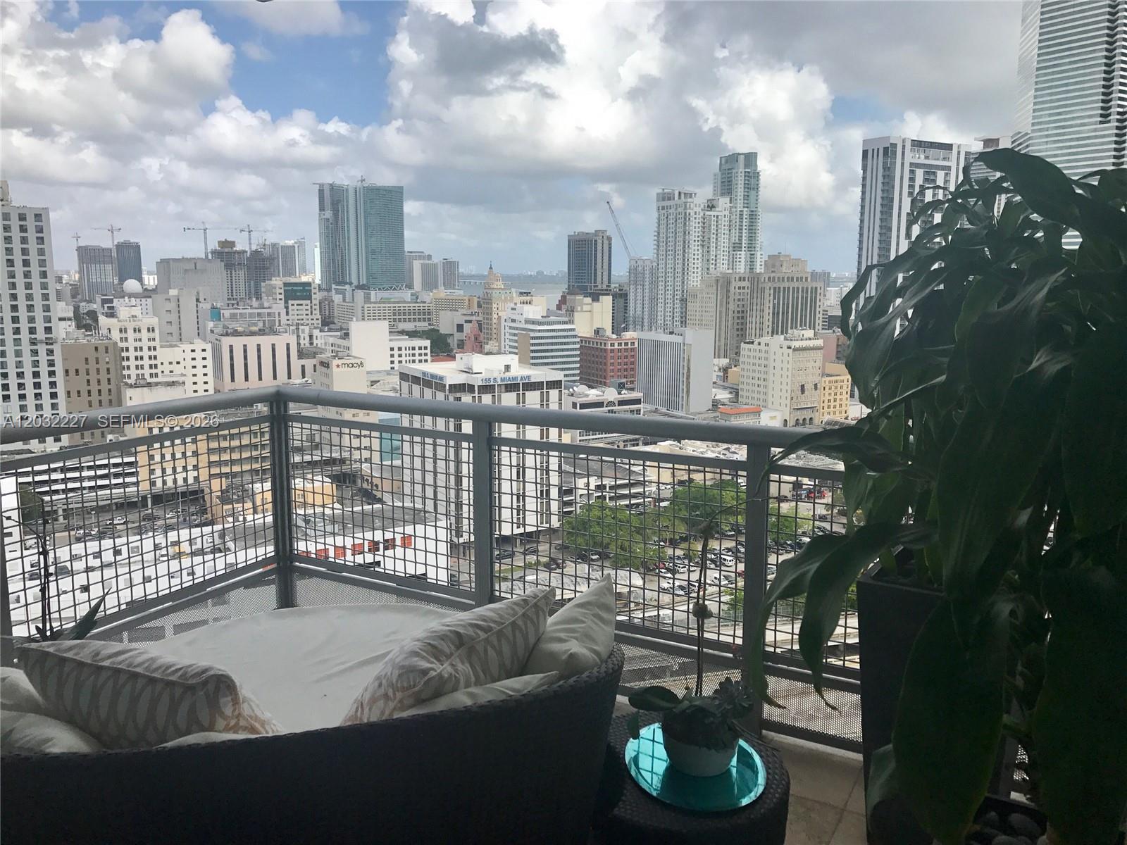 350 S Miami Ave #2511, Miami FL 33130